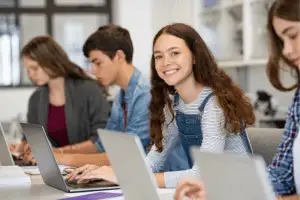 Best Online Colleges Provide Free Laptops to Students in 2025